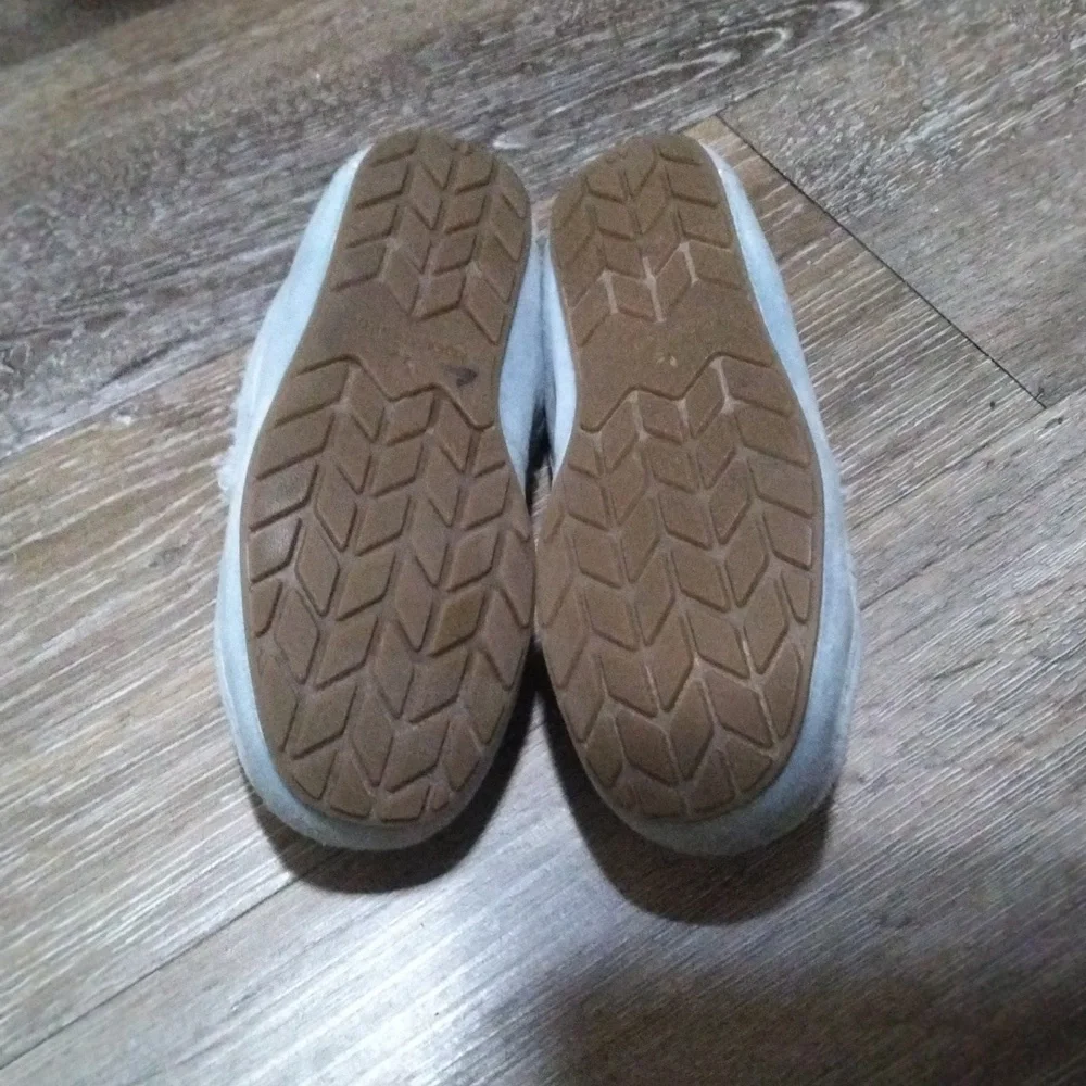 NWT: KOOLABURRA BY UGG; GIRLS RILEY SHIMMER MOCCASINS SLIPPERS. - Picture 6 of 8